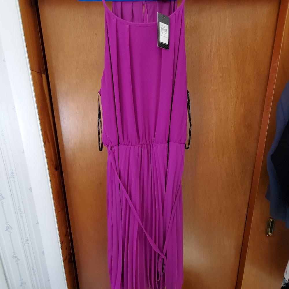 Sleevless dress